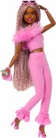 Mattel Barbie Deluxe Style-Puppe Nr. 4 mit weichem rosafarbenem Jumpsuit und rosa und braunen gefloc