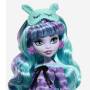 Mattel Monster High Puppe und Pyjamapartyzubehör, Twyla, Schaurig schöne Pyjamaparty