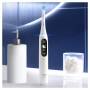 Oral-B iO 6 iO6 Elektrische Zahnbürste/Electric Toothbrush, Magnet-Technologie, 2 Aufsteckbürsten, 5 Putzmodi für Zahnpflege, Display & Reiseetui, Designed by Braun, white